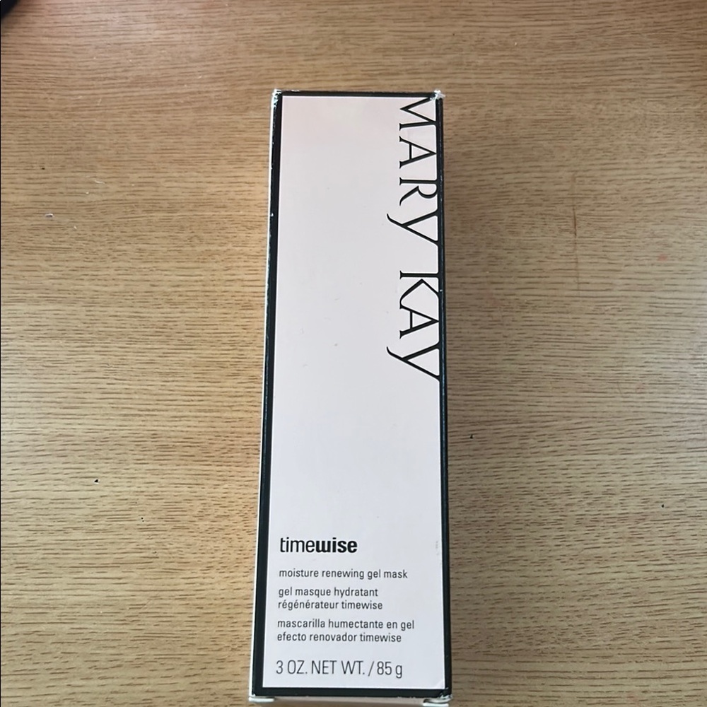 Mary Kay Skincare Mask White Black